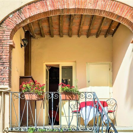 Antica Residenza Santa Chiara -City Center Lucca Exterior foto